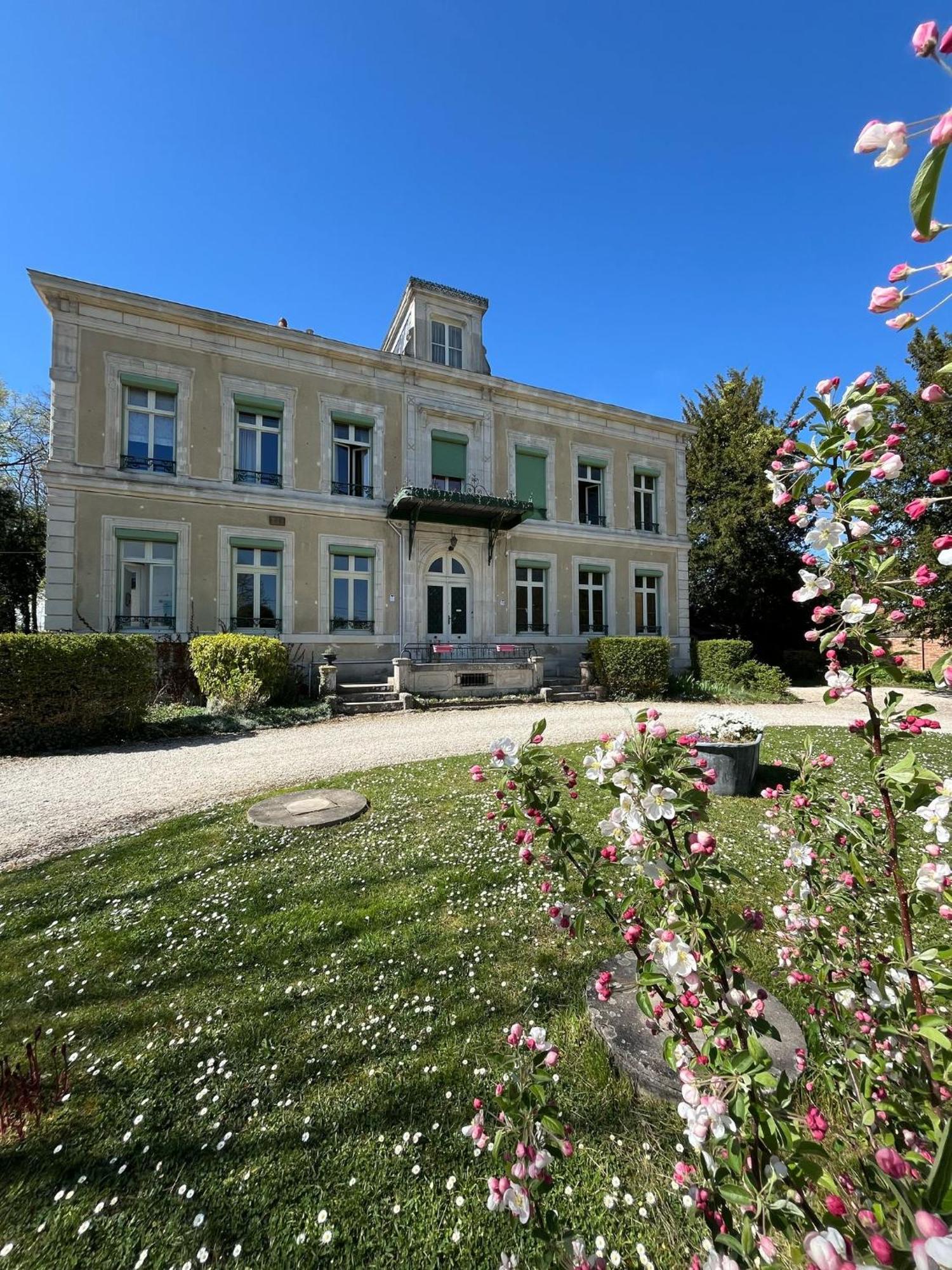 Chateau De Pougy Exterior photo